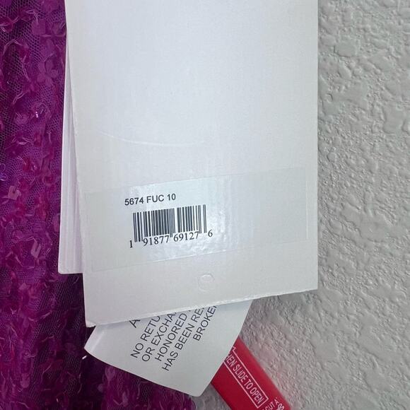 Mac Duggal 5674 Ruffle V-Neck Sequin Dress NWT Size 10 - Picture 4 of 8